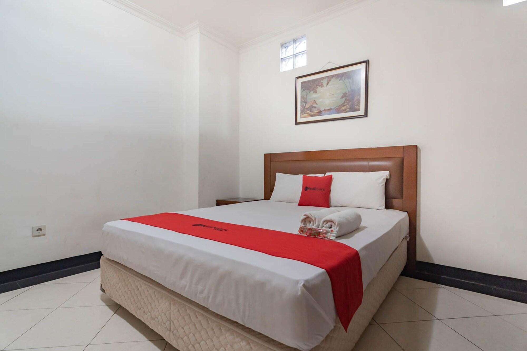 Reddoorz Plus At Buah Batu Bandung Extérieur photo