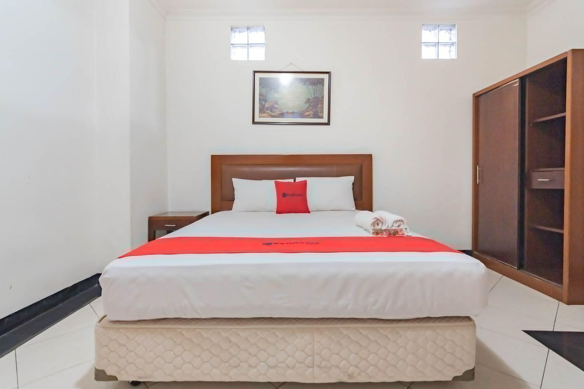 Reddoorz Plus At Buah Batu Bandung Extérieur photo