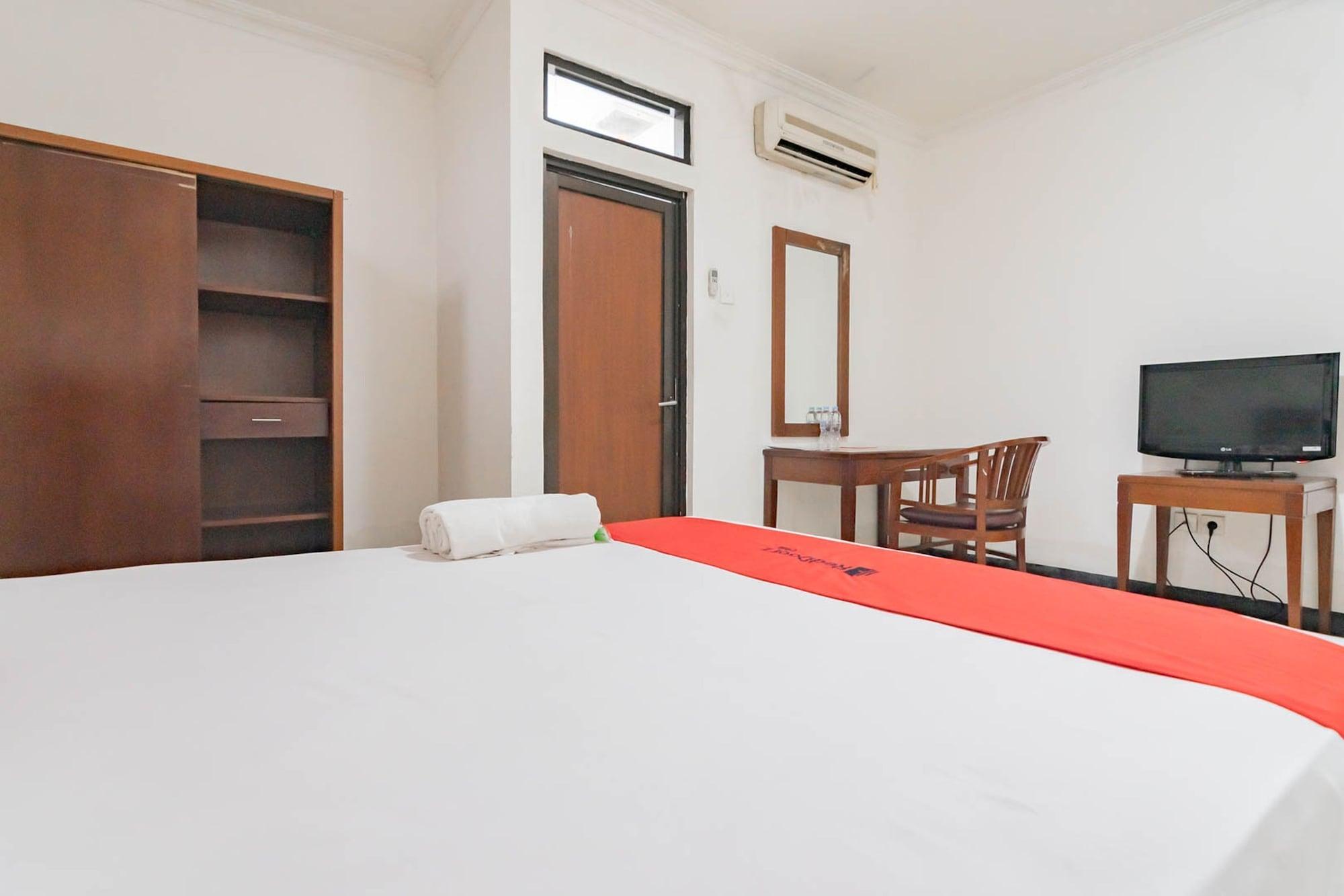 Reddoorz Plus At Buah Batu Bandung Extérieur photo