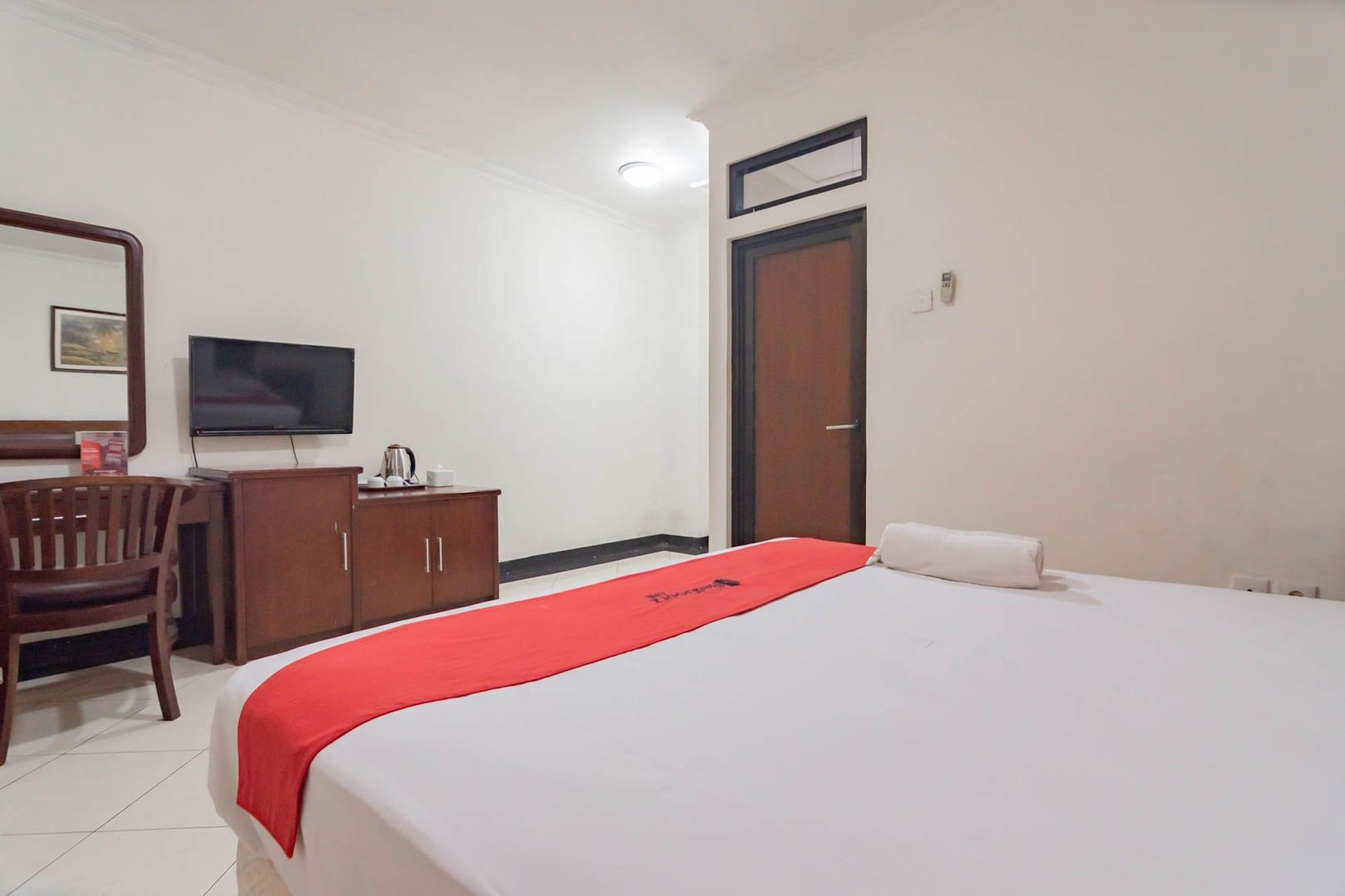 Reddoorz Plus At Buah Batu Bandung Extérieur photo