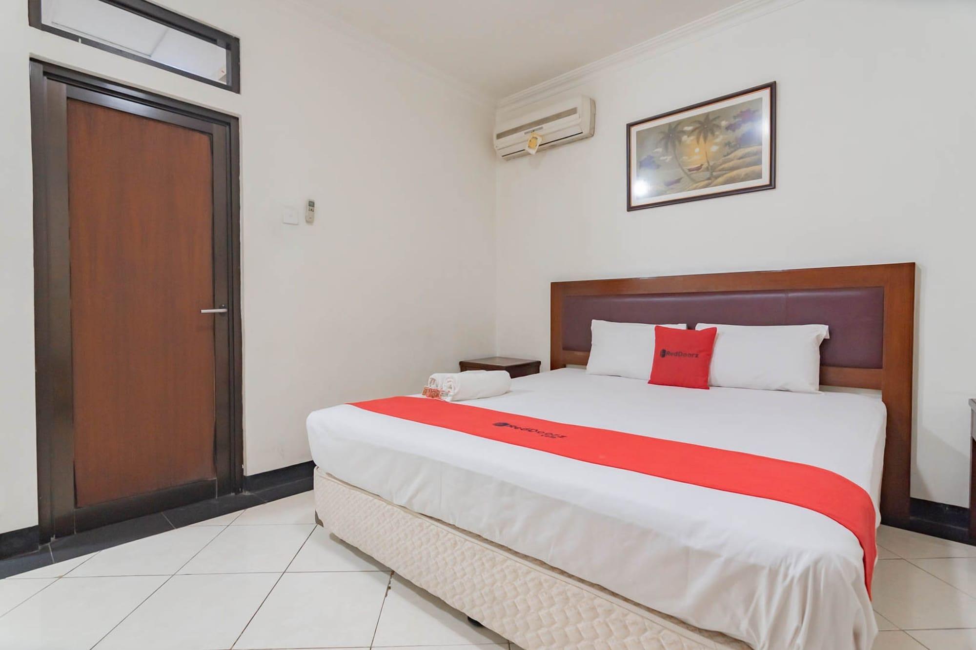 Reddoorz Plus At Buah Batu Bandung Extérieur photo