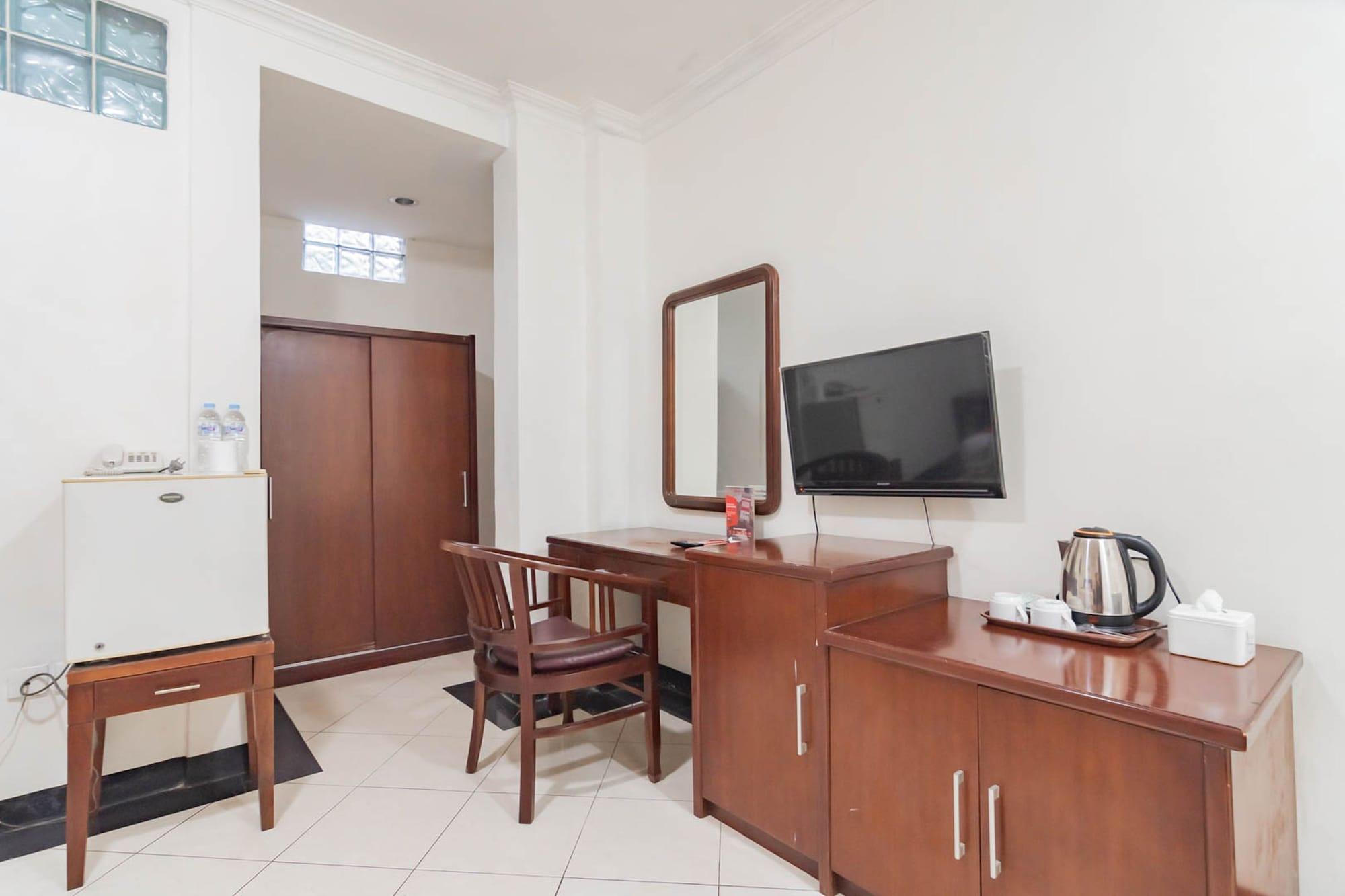 Reddoorz Plus At Buah Batu Bandung Extérieur photo