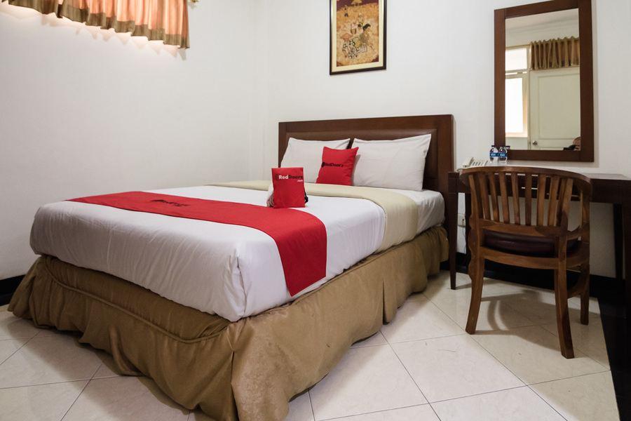 Reddoorz Plus At Buah Batu Bandung Extérieur photo